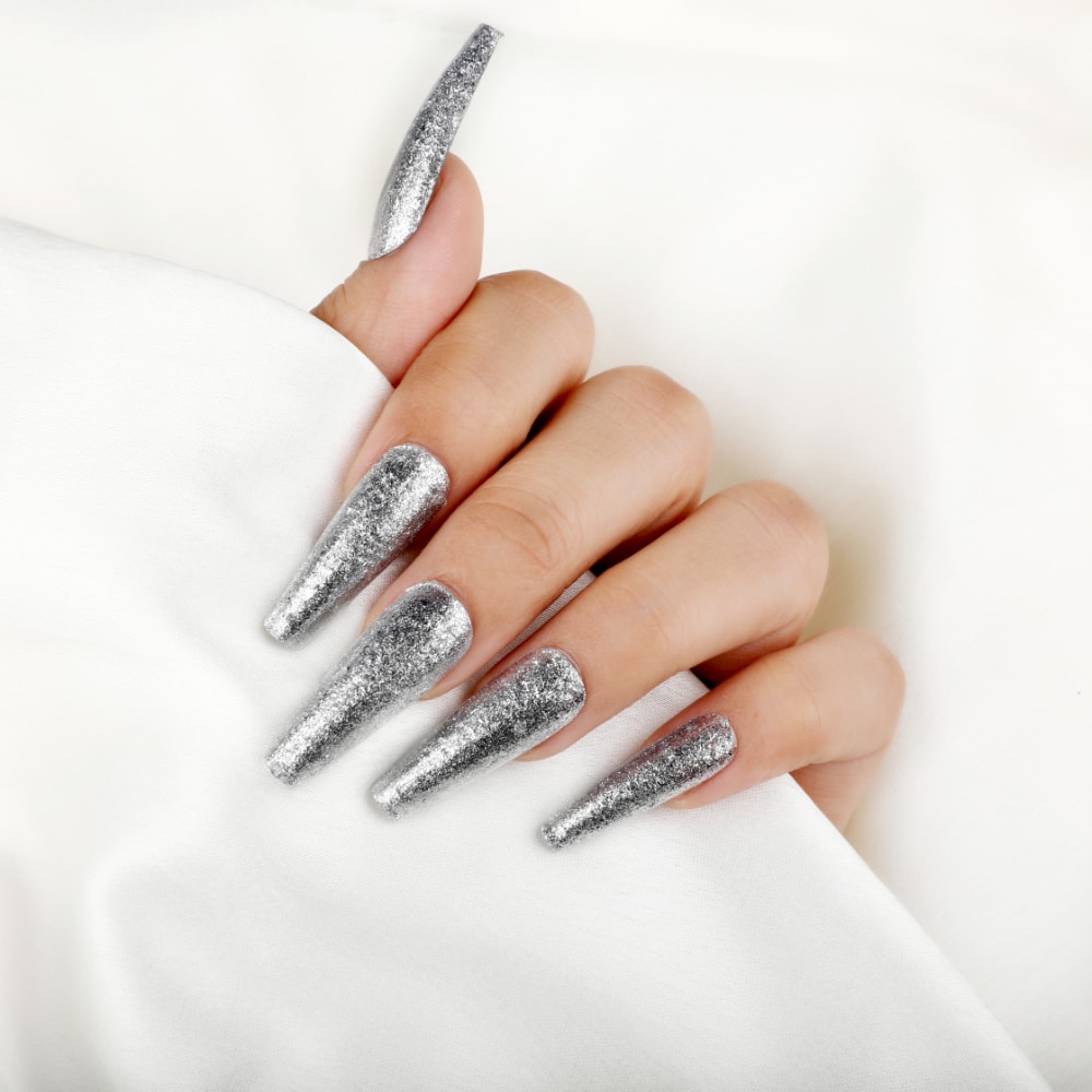 35 Easy & Cool Glitter Nail Art Ideas You Will Love To Try